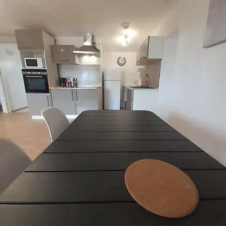 Simple, Calme Et Fonctionnel Apartment *