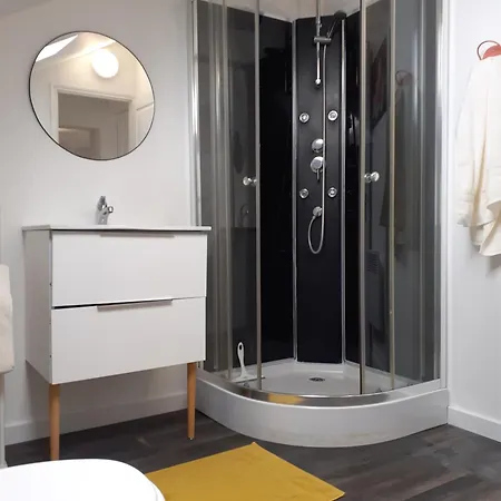 Apartment Simple, Calme Et Fonctionnel